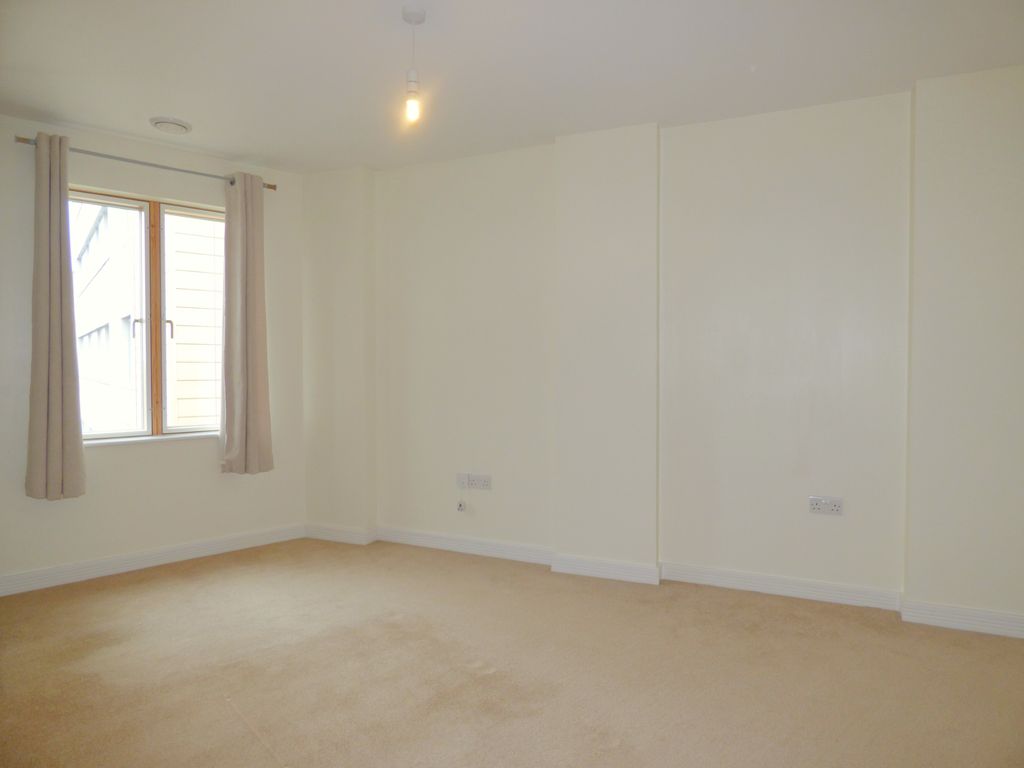 Property photo 3 of 6