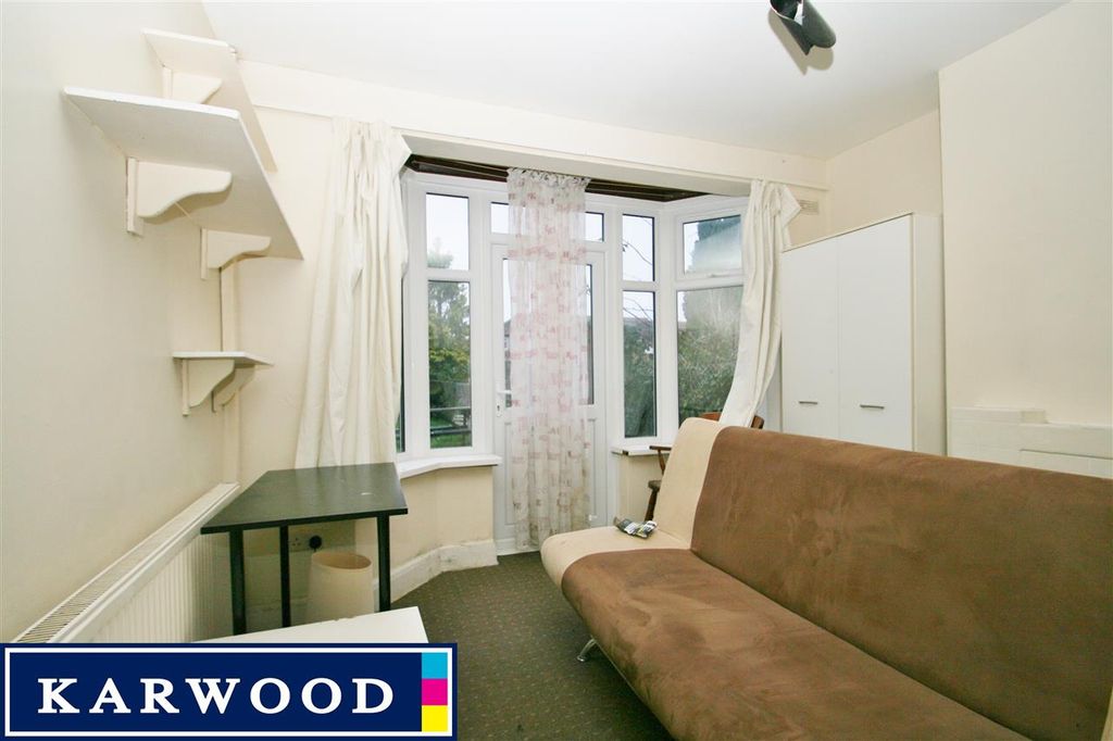 Property photo 2 of 6