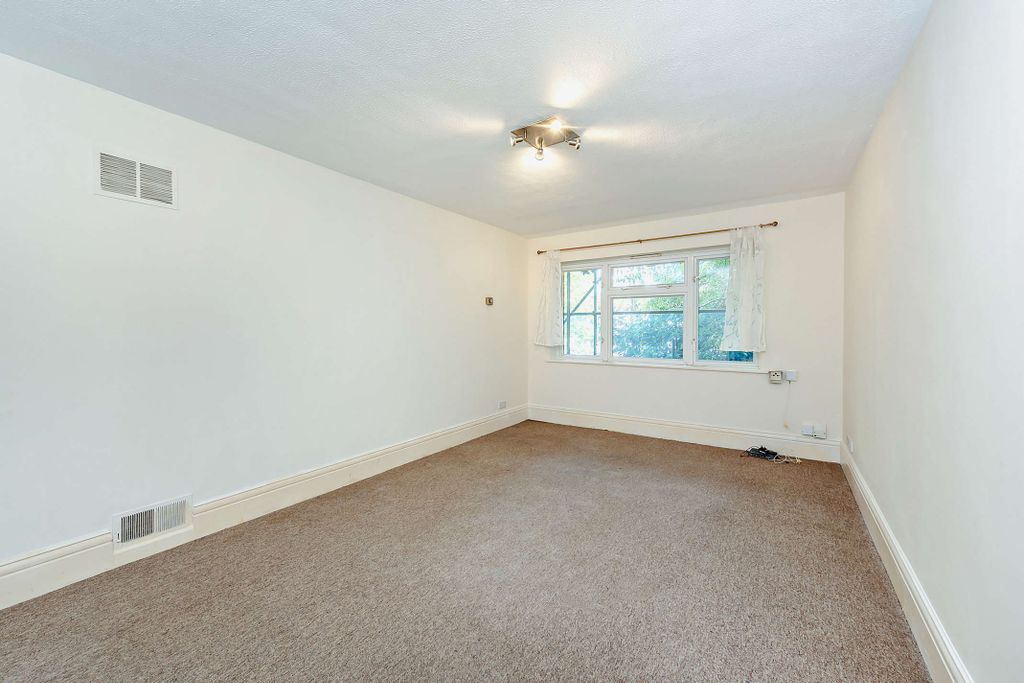 Property photo 3 of 13 Photo 2