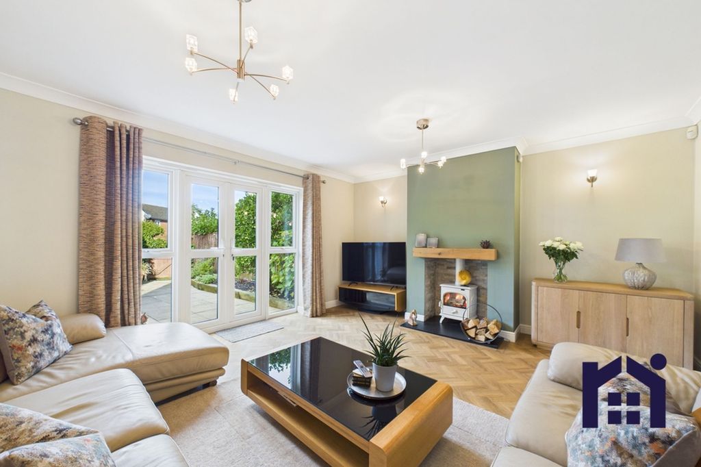 Property photo 2 of 19 Living Room