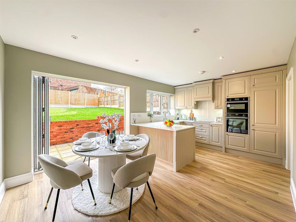 Property photo 2 of 23