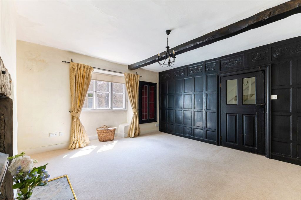 Property photo 2 of 14 Sitting Room