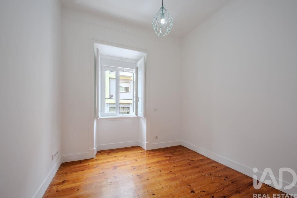 Property photo 2 of 40
