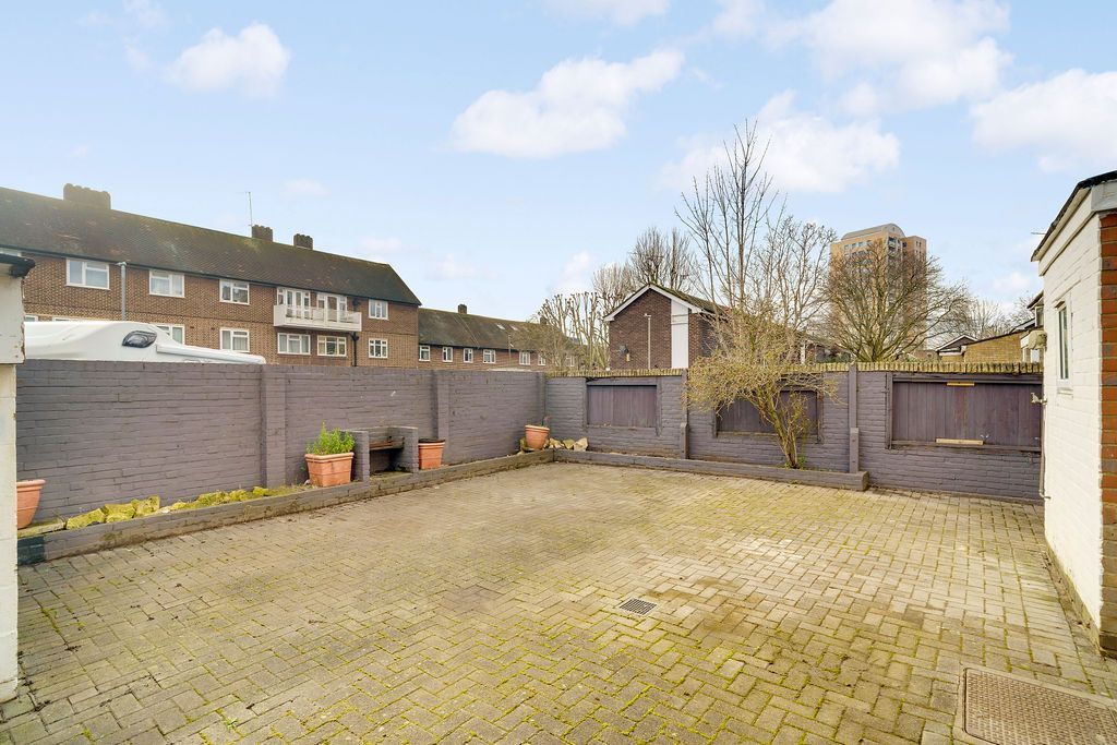 Property photo 3 of 19