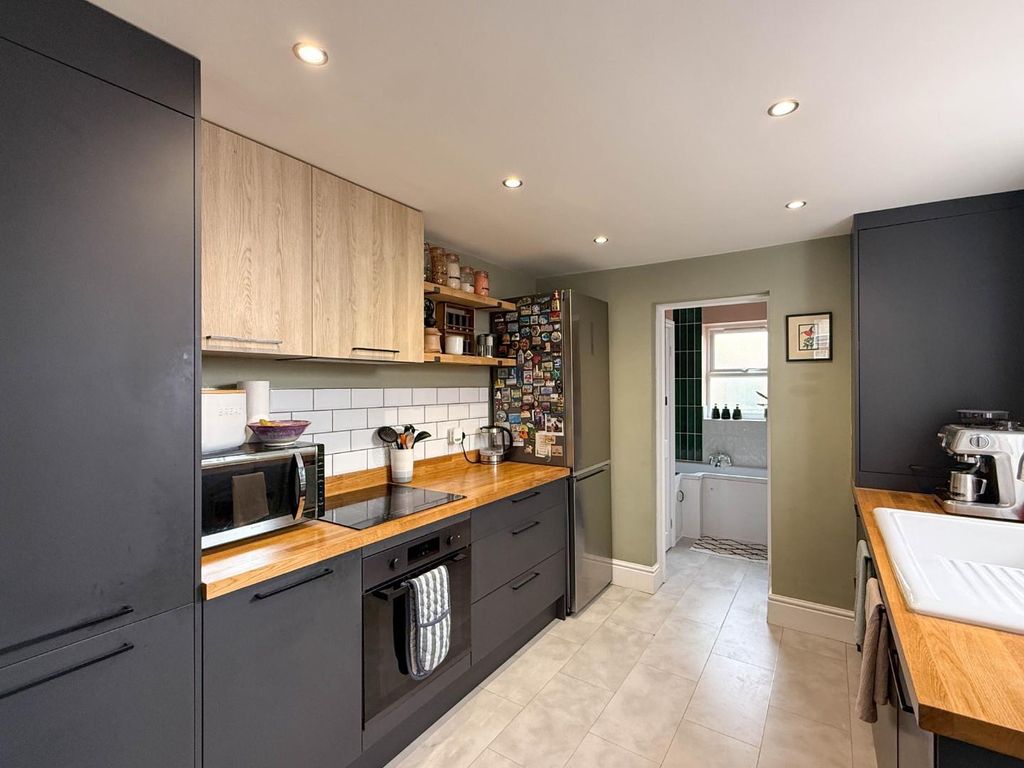 Property photo 2 of 18 20260414_121431745_0.0.Jpg