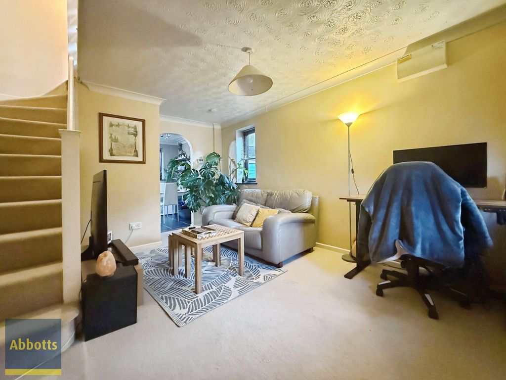 Property photo 3 of 8