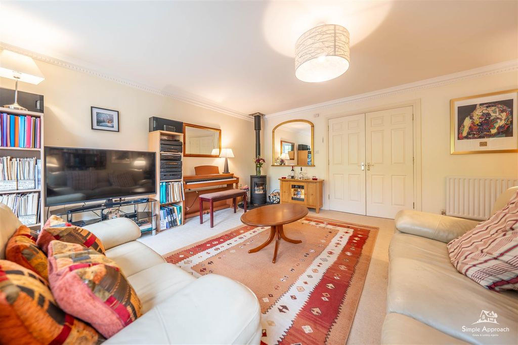 Additional image 16 of 4 bed property for saleRosslyn Avenue, Perth PH2