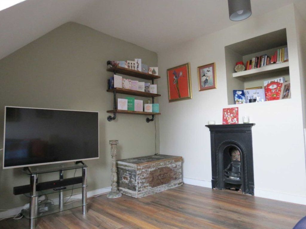 Property photo 2 of 8