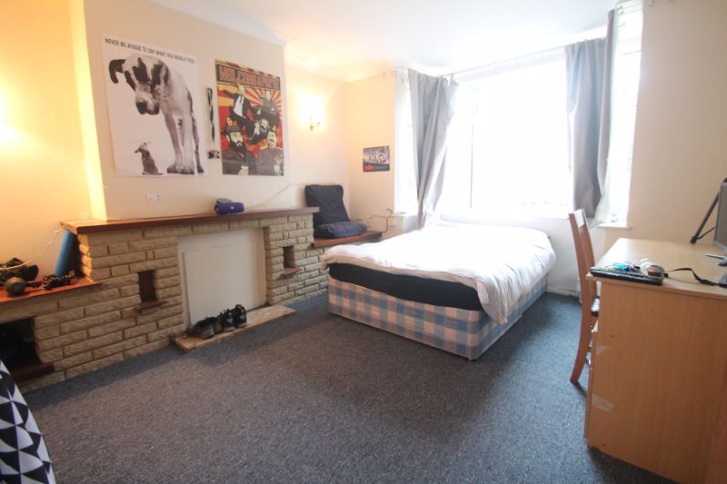 Property photo 1 of 9 Photo 2