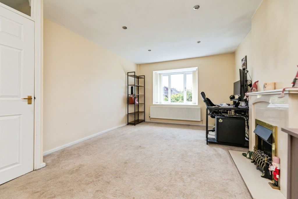 Property photo 3 of 19 Pbox-Img.Jpg