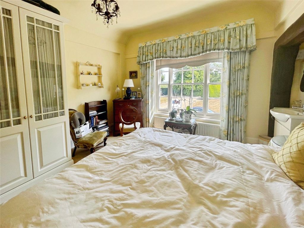 Additional image 11 of 2 bed flat for saleSheering Road, Old Harlow, Essex CM17