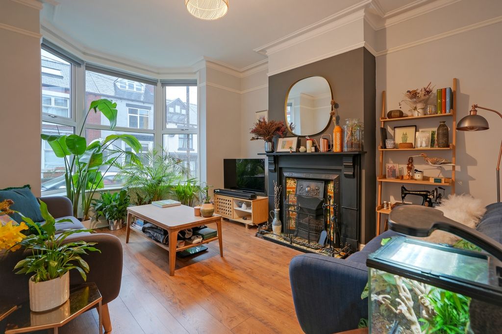 Property photo 2 of 23 Living Room