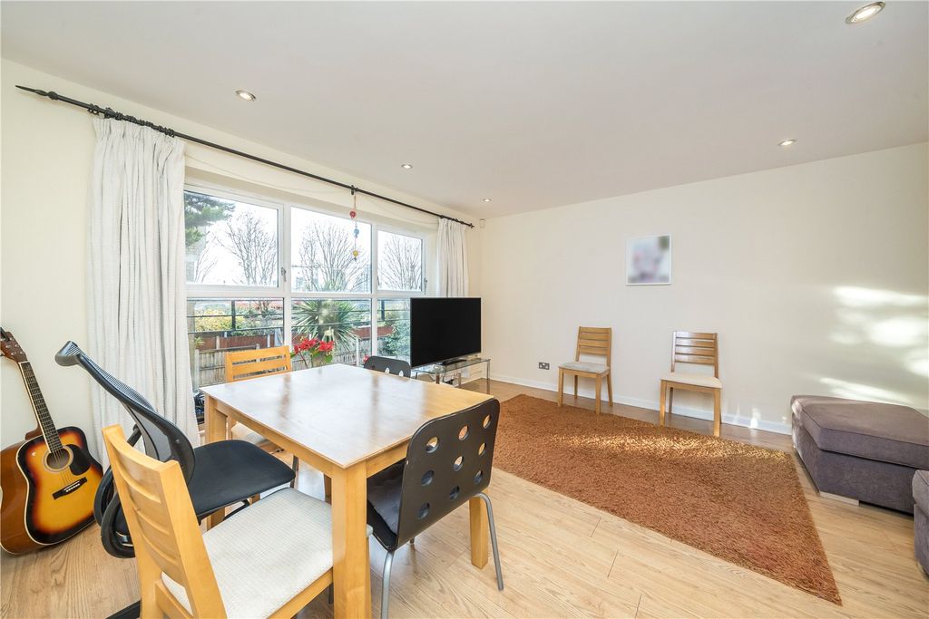 Property photo 2 of 9 Reception