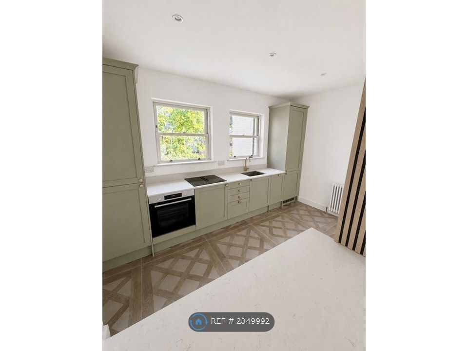Property photo 1 of 4 Kitchen And Breakfast Bar