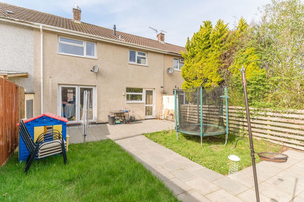 Property photo 2 of 24