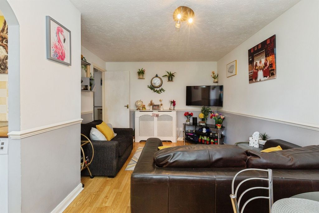 Property photo 2 of 24