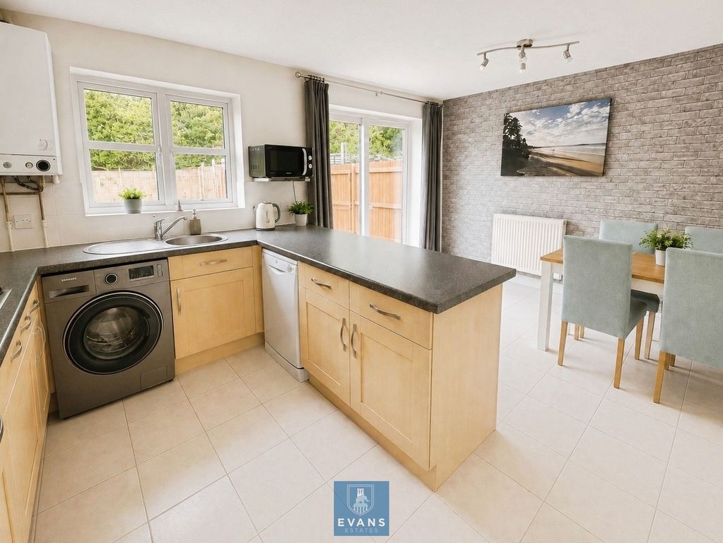 Property photo 2 of 15 Kitchen/Diner