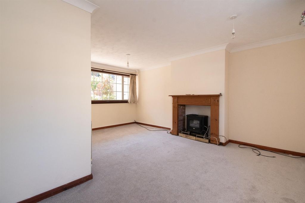Property photo 2 of 24 Living Room