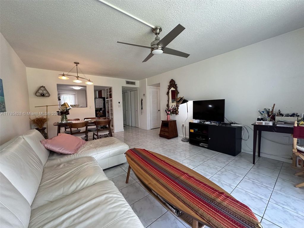 Property photo 3 of 21 <Alttext/>