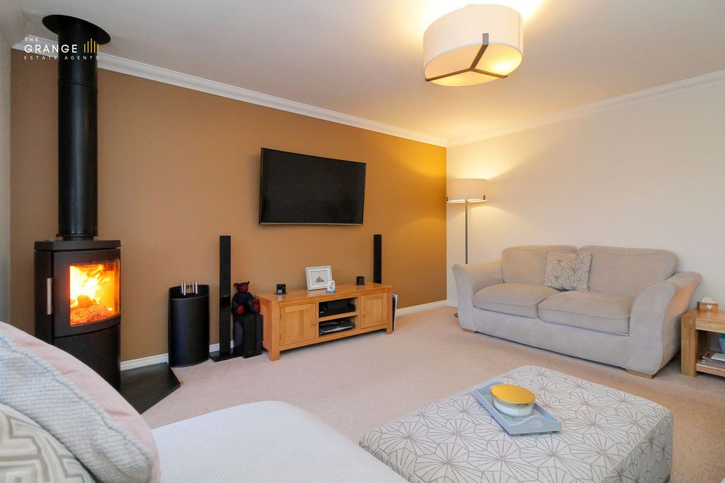 Property photo 3 of 39