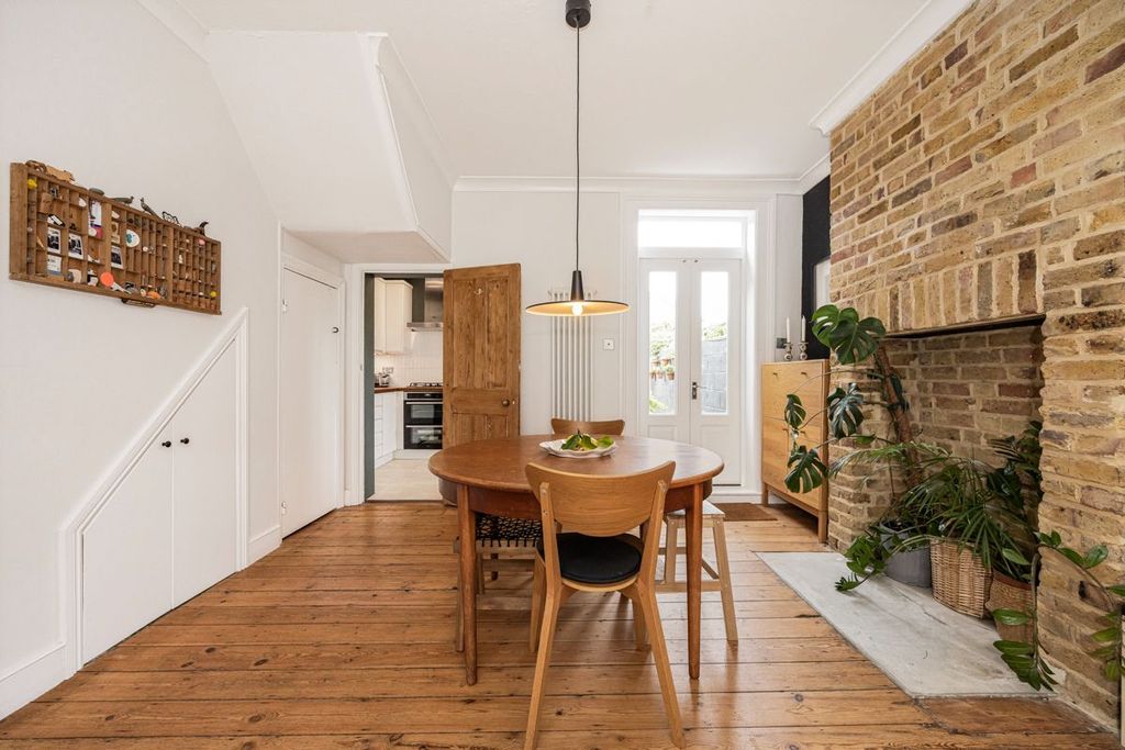 Property photo 3 of 27