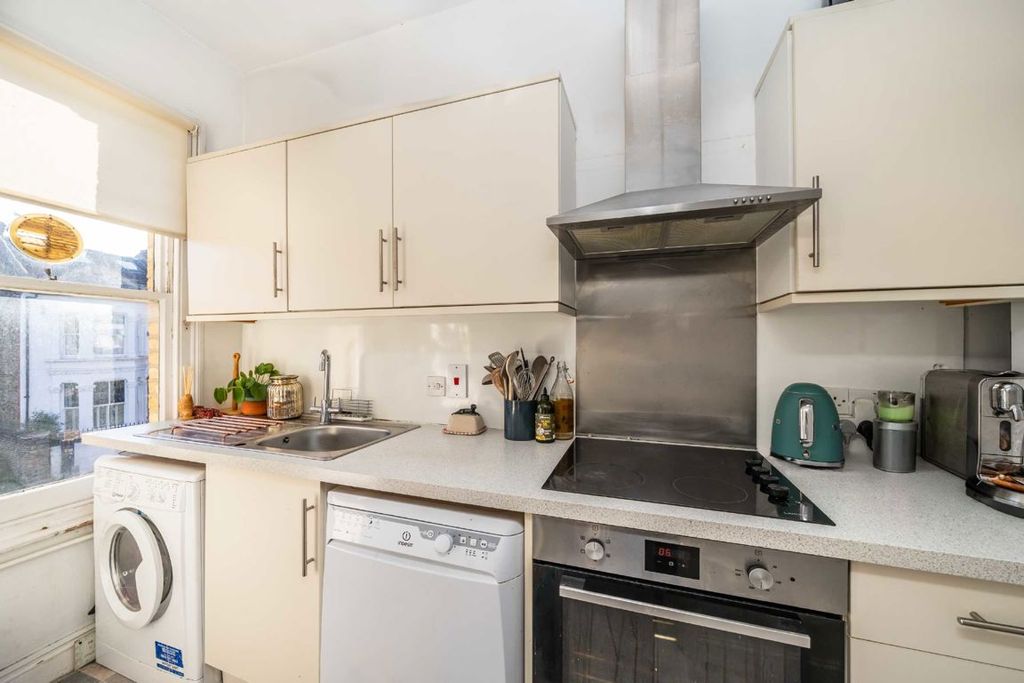 Property photo 3 of 6