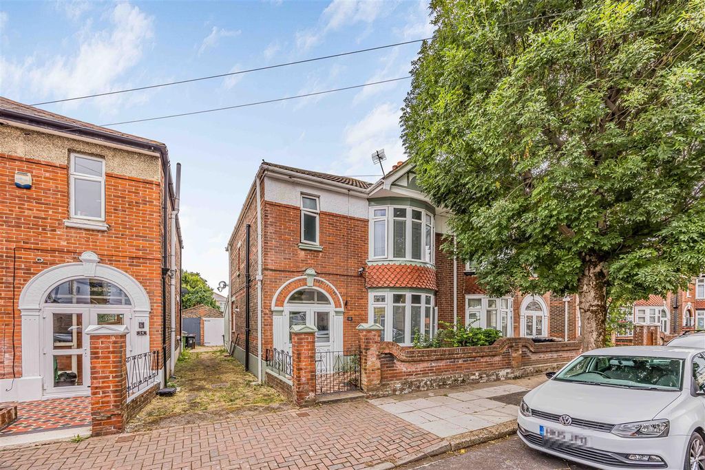 Property photo 1 of 26 12 Amberley Road, Hilsea-Small-Porticomarketing-So