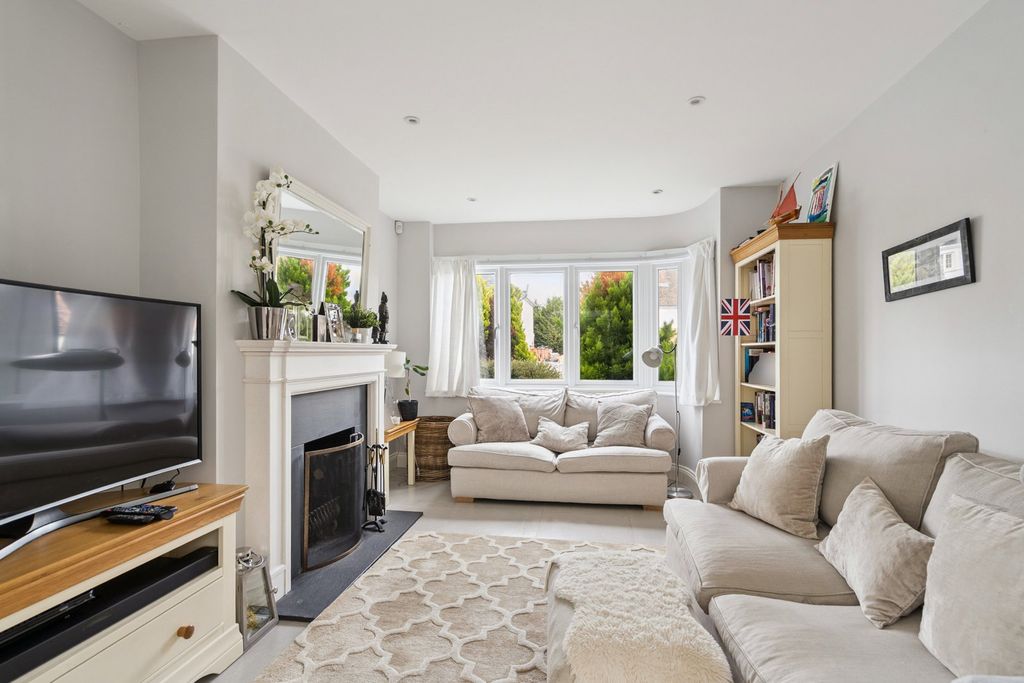 Property photo 3 of 13