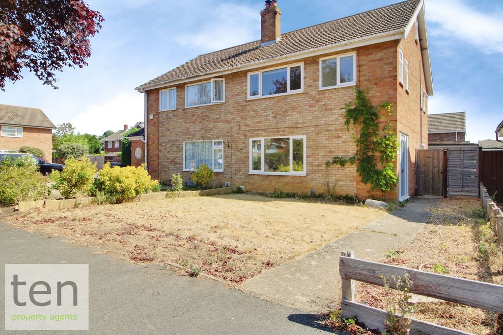 Property photo 1 of 13 Photo 6