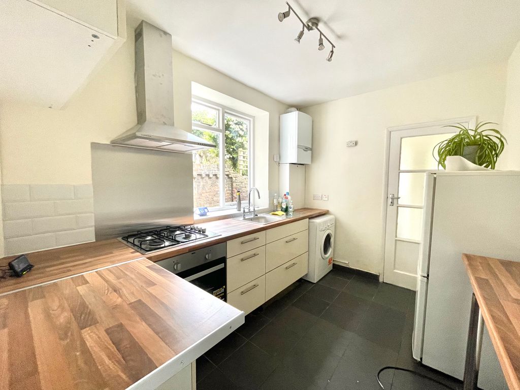 Property photo 3 of 5