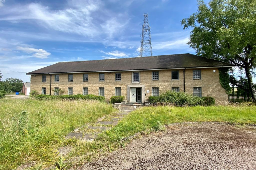 Property photo 1 of 4