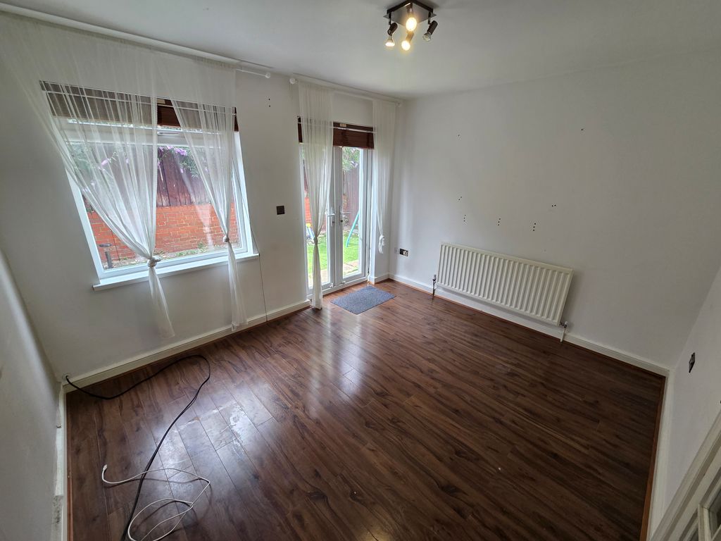 Property photo 2 of 11 Image