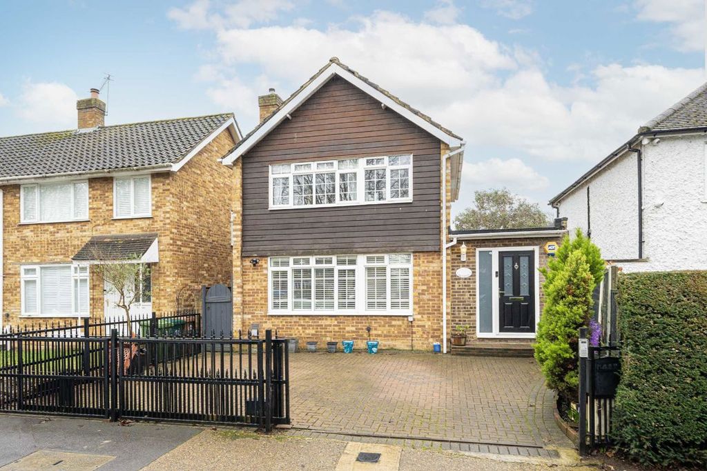 Property photo 1 of 8