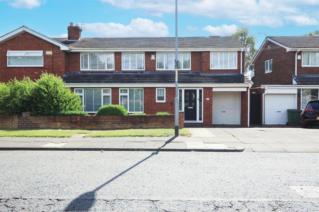 Property photo 1 of 10 External