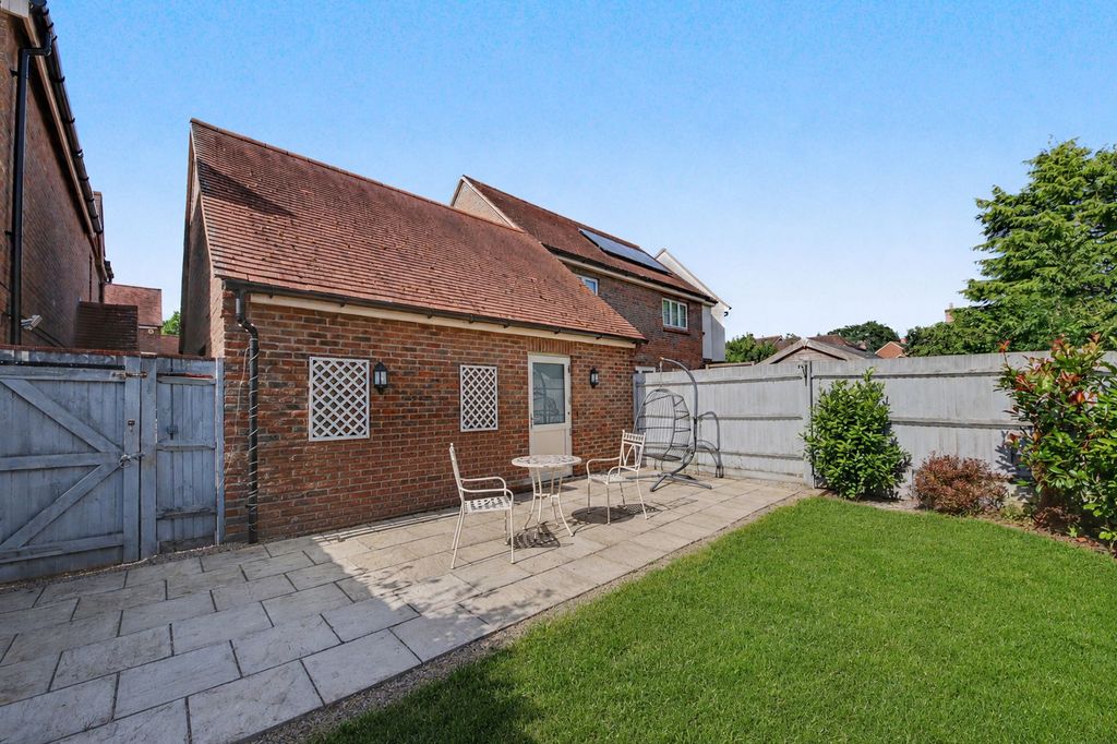 Property photo 3 of 12