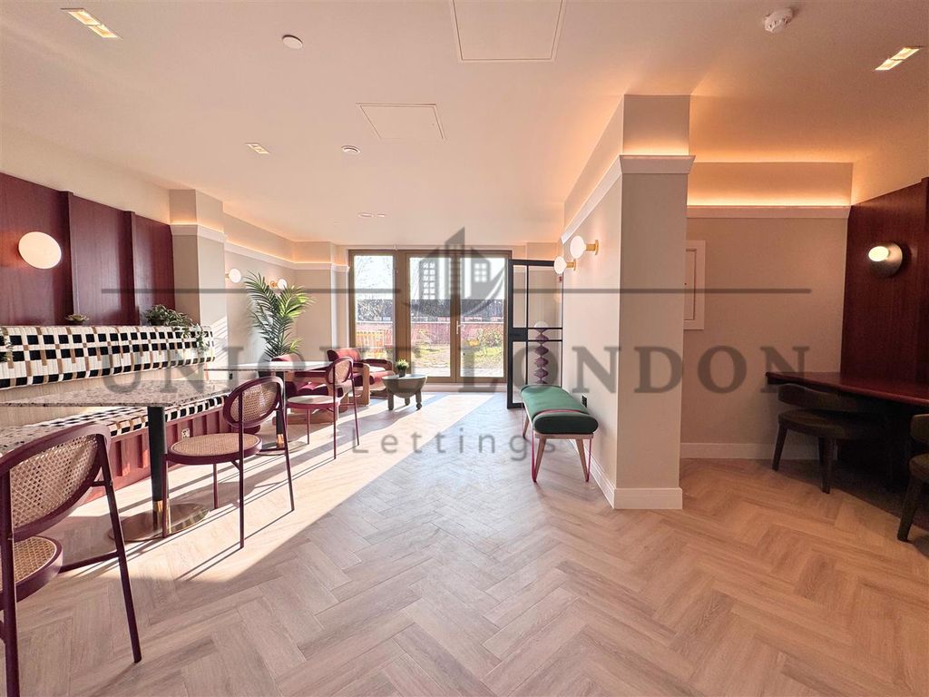 Property photo 2 of 14 92.Png