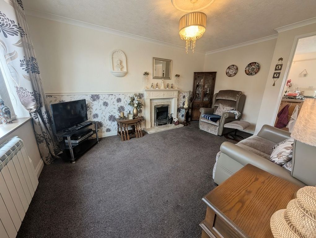 Property photo 3 of 12 Photo 7