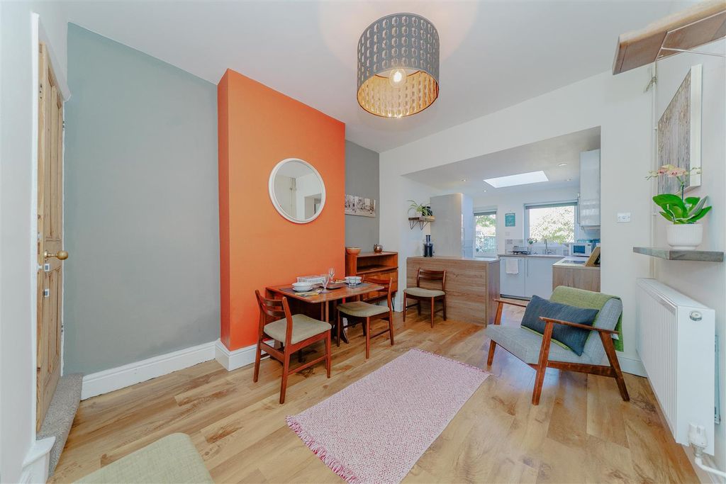 Property photo 3 of 18 Dining Kitchen
