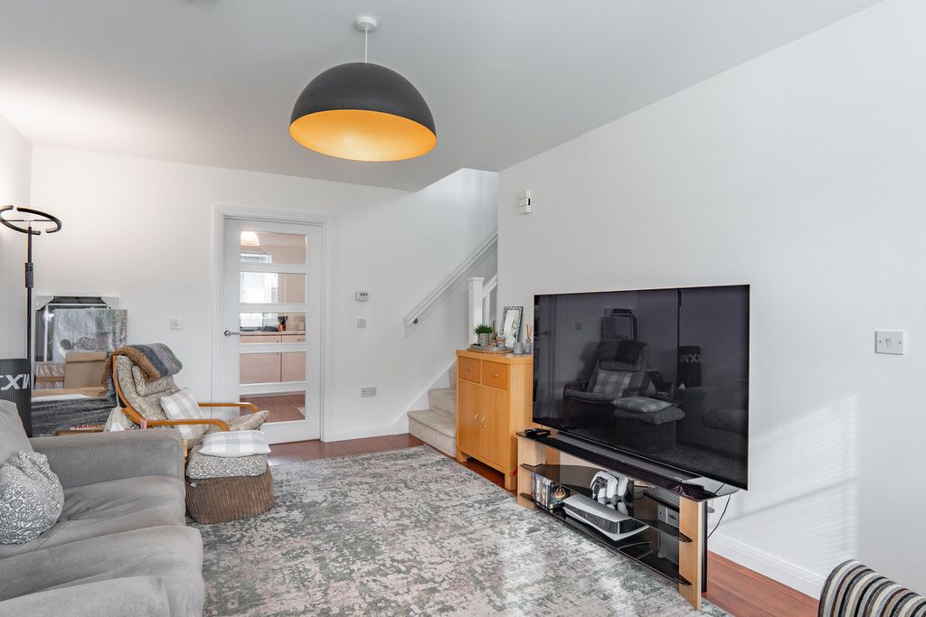 Property photo 3 of 30