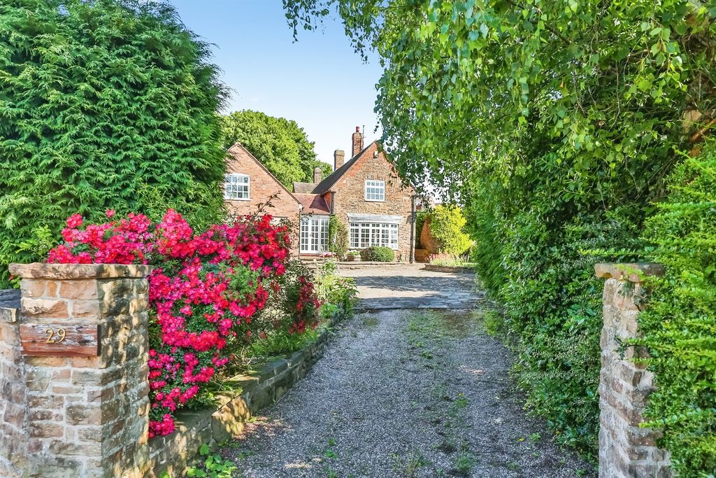 Property photo 1 of 34