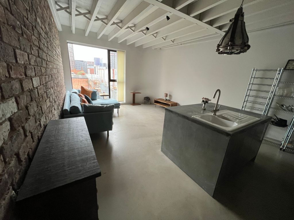 Property photo 3 of 17 Photo 06