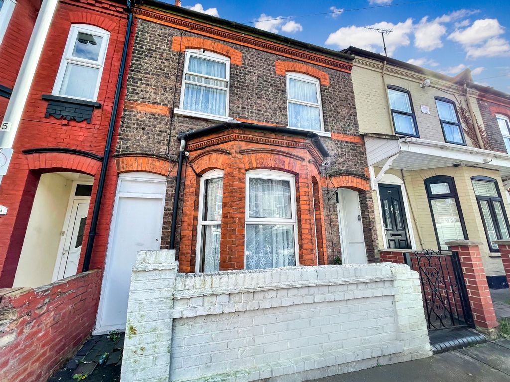 Property photo 1 of 10 4007370