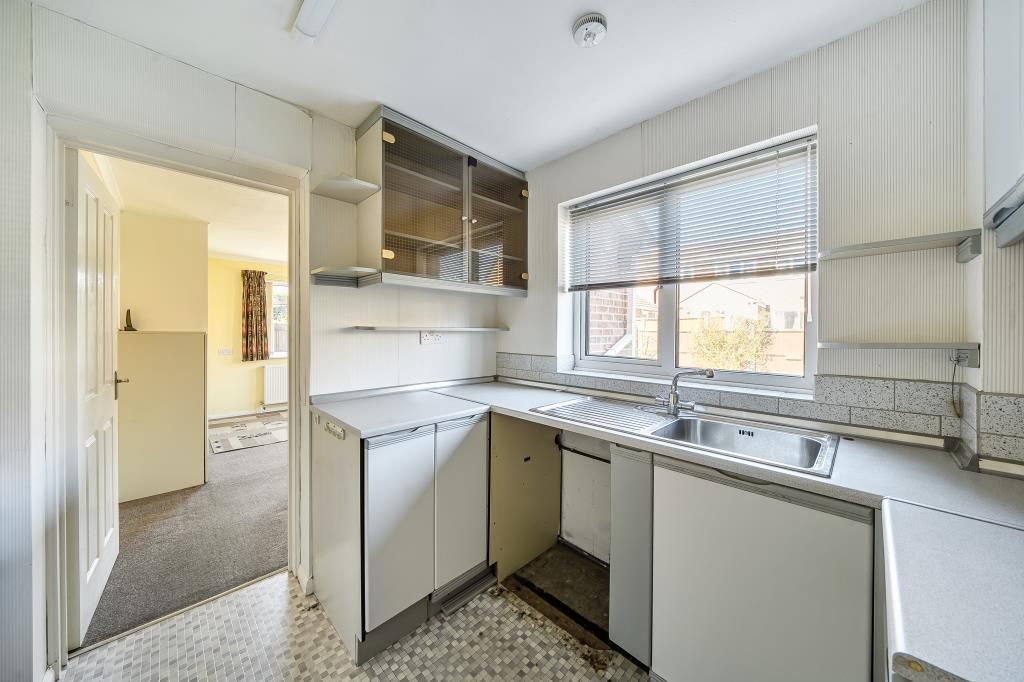 Property photo 2 of 20 Kitchen