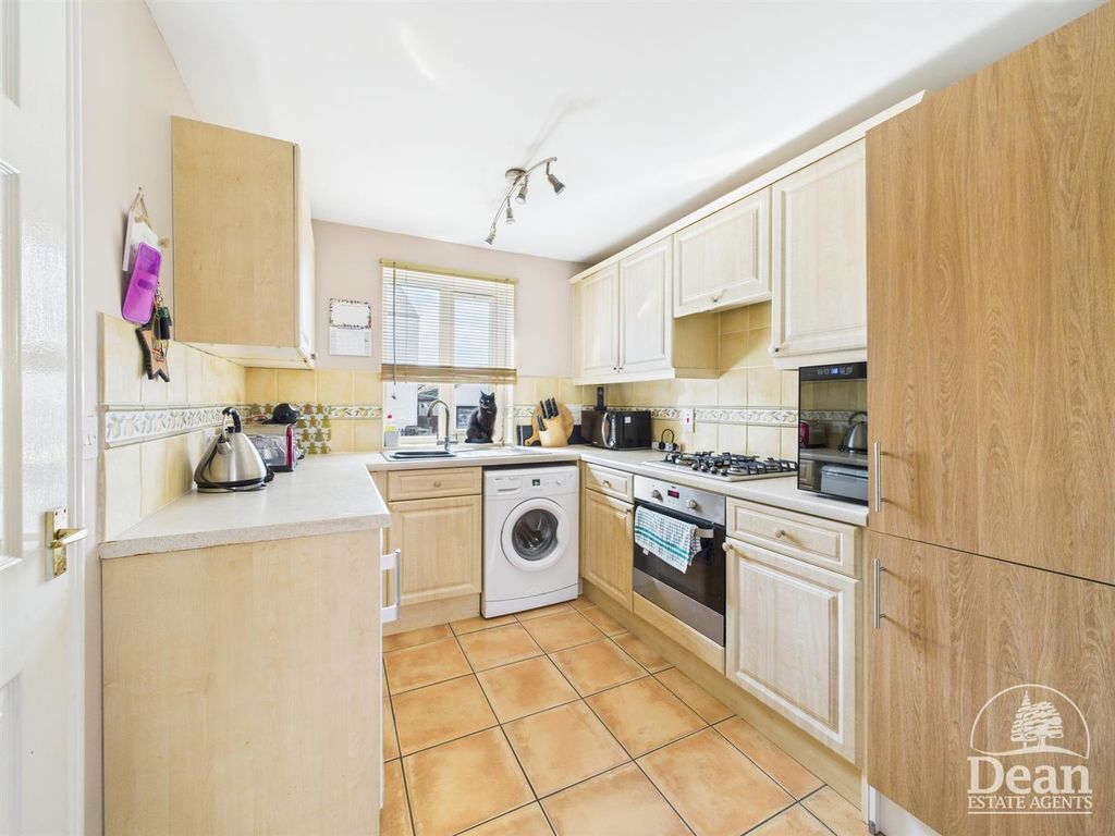 Property photo 3 of 12