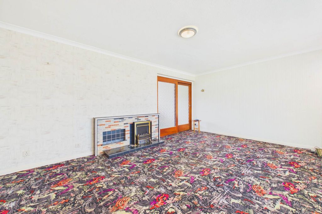 Property photo 3 of 23
