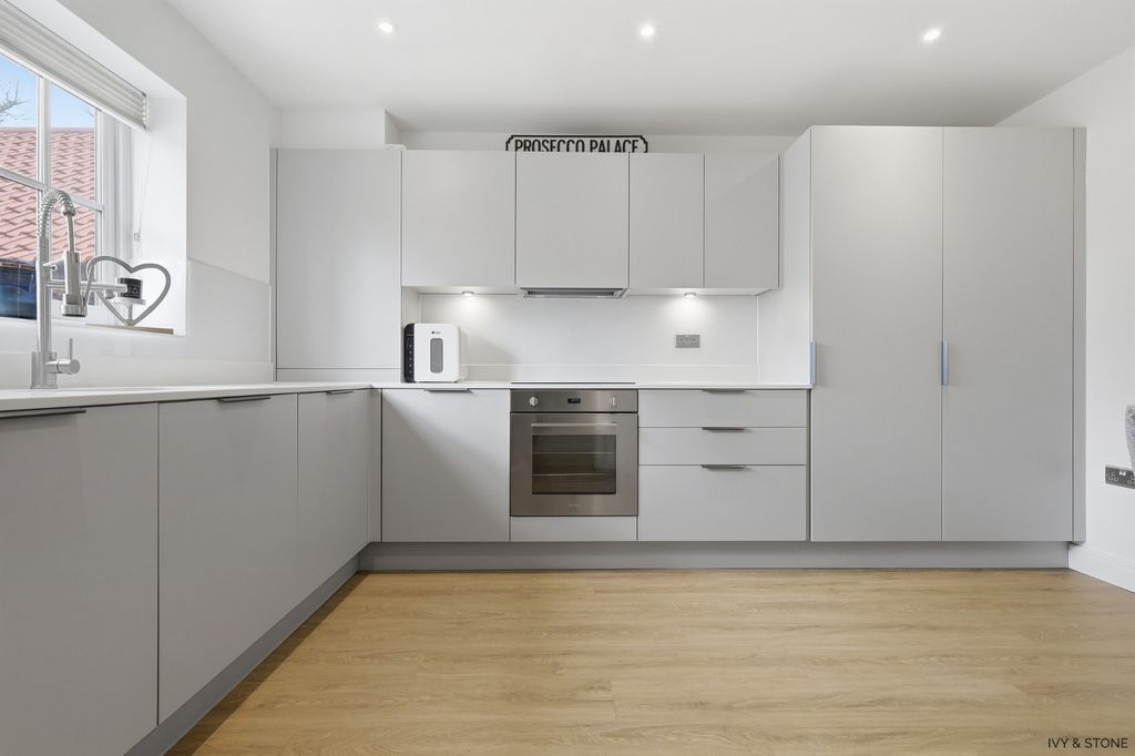 Property photo 3 of 32 5021433