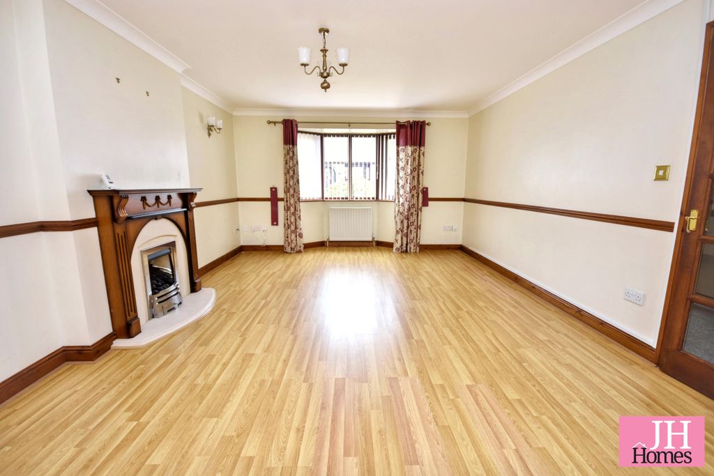 Property photo 2 of 23