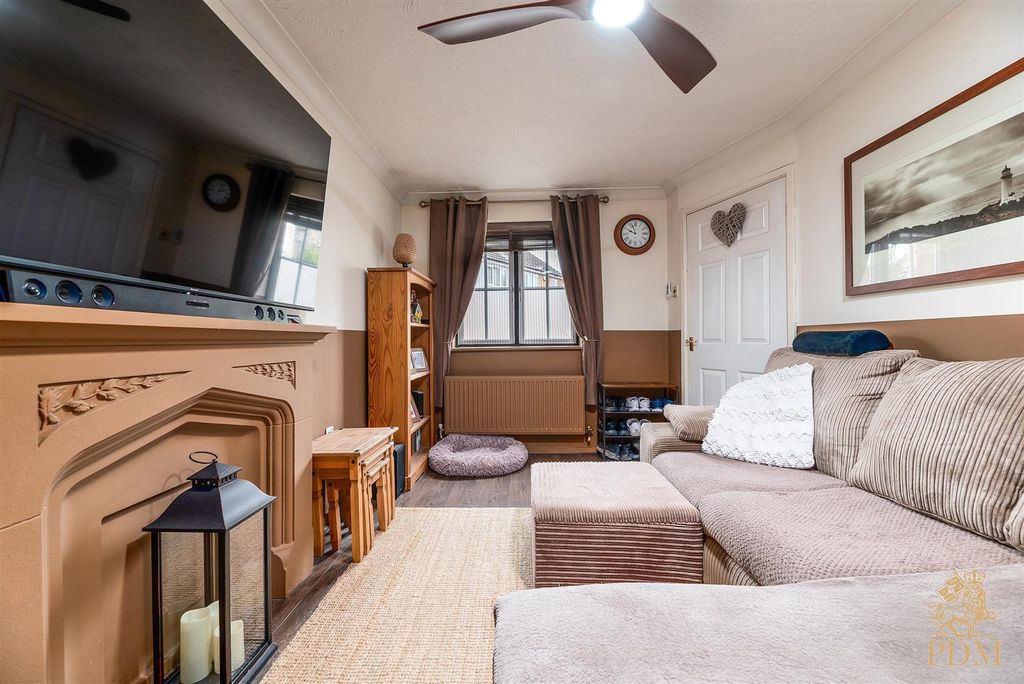 Property photo 3 of 20 26 Viyella Mews Hucknall (9 Of 22).Jpg