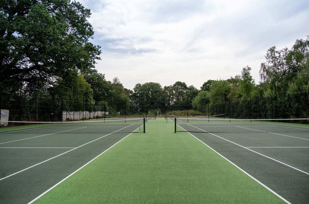 Property photo 2 of 14 Tennis Court