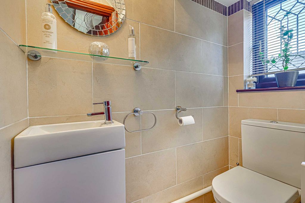 Property photo 3 of 49